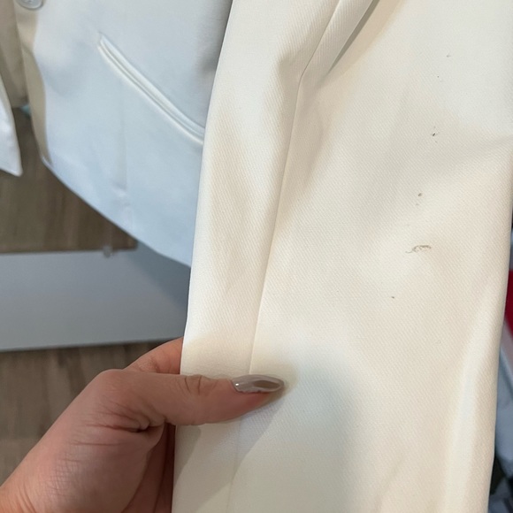 Blazer - Picture 5 of 5